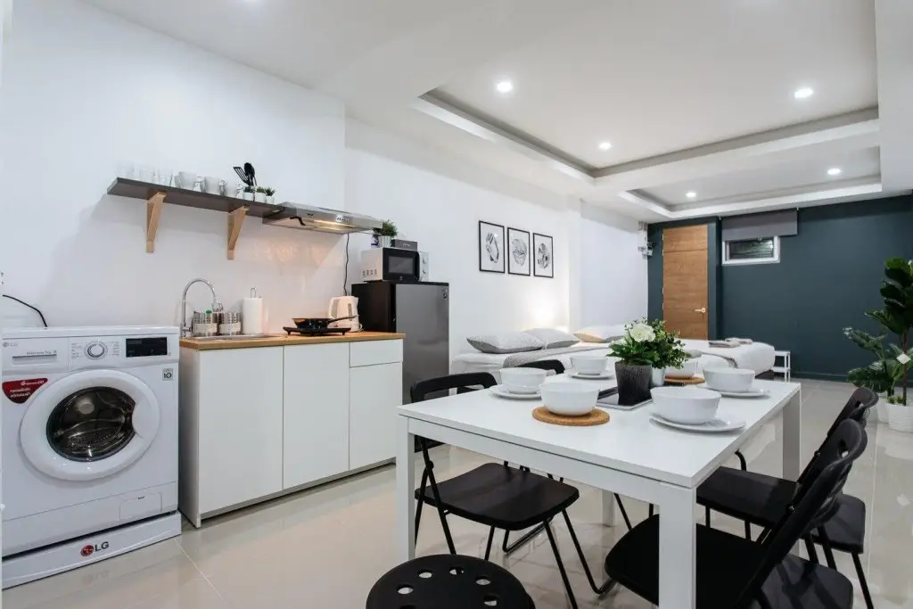 Бангкок: P1 Silom Pan large room full kitchen WIFI 4-6pax