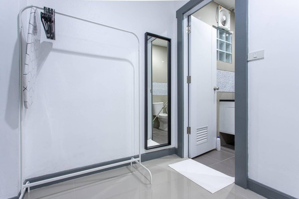 Бангкок: P1 Silom Pan large room full kitchen WIFI 4-6pax