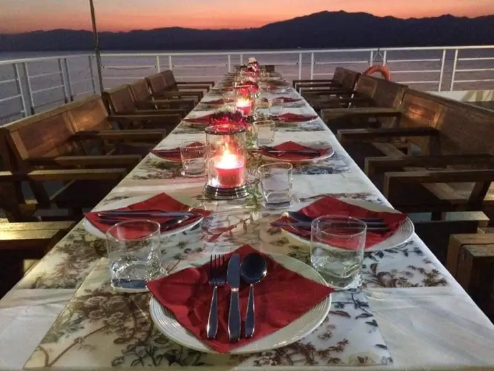 Тха Кра Дан: Warintira Houseboat Kanchanaburi
