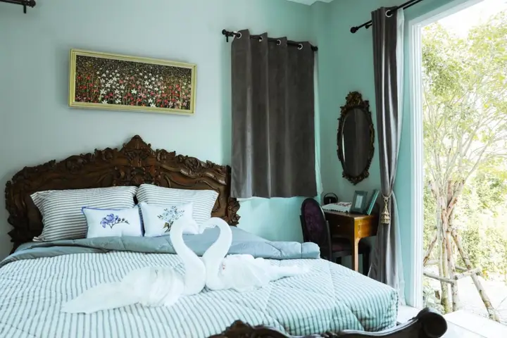 Дамноен Садуак: Iris Homestay