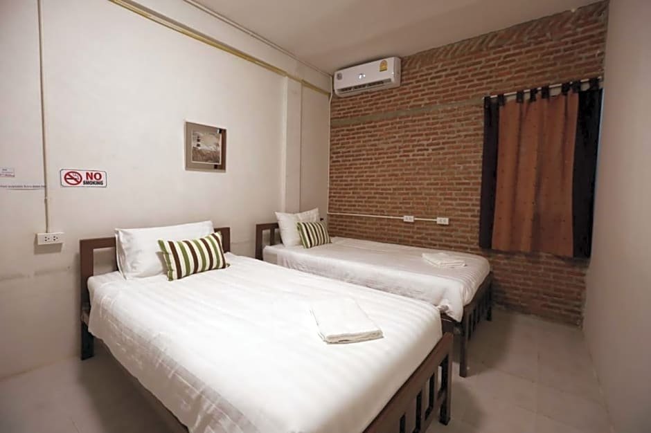 Бангкок: Banana hostel (Don Muang)