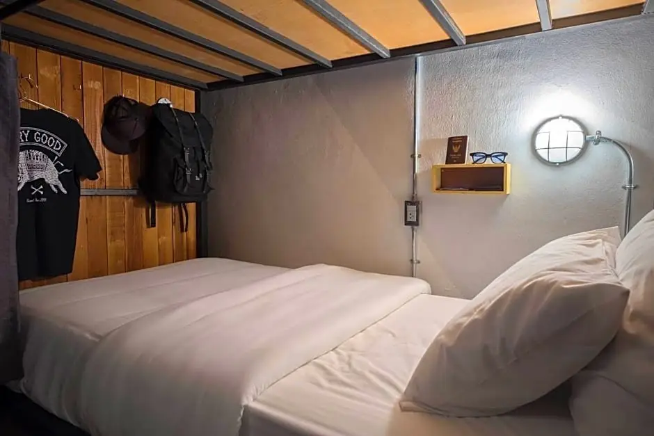 Бангкок: Banana hostel (Don Muang)