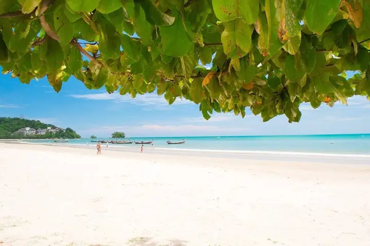 Тхаланг: Safari 39sqm 1br Apartment Pool Walk to Naiyang Beach