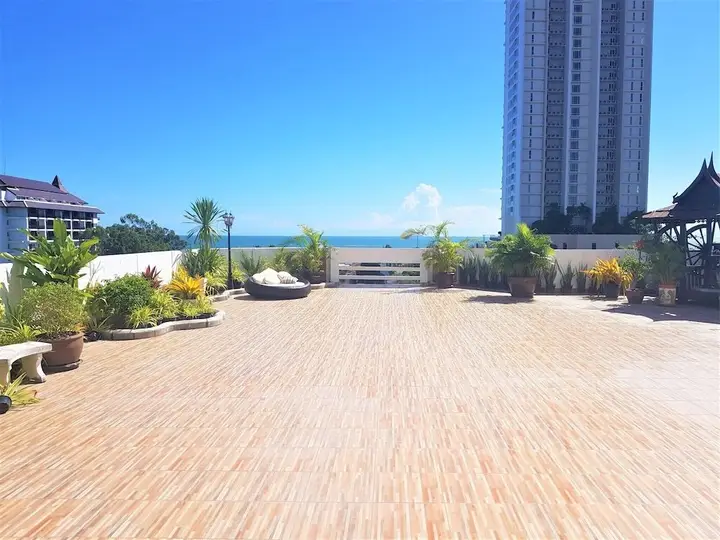 Паттайя: Fantastic sea Pool Views With Huge Terrace at Paradise Condominium Jomtien