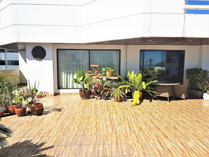 Паттайя: Fantastic sea Pool Views With Huge Terrace at Paradise Condominium Jomtien