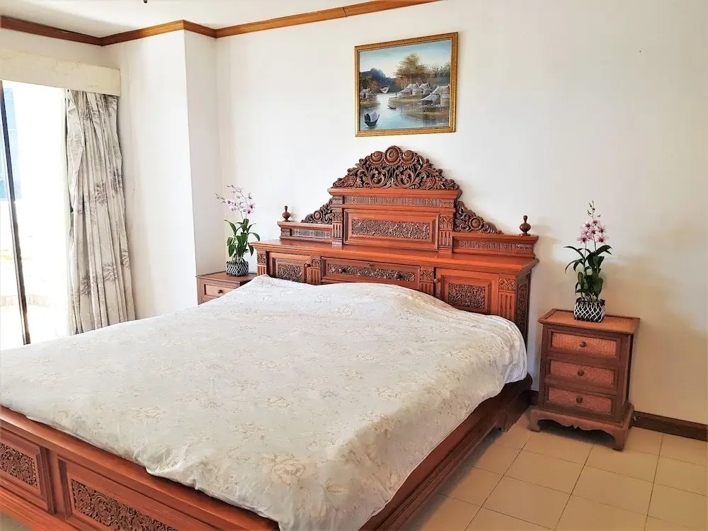 Паттайя: Fantastic sea Pool Views With Huge Terrace at Paradise Condominium Jomtien