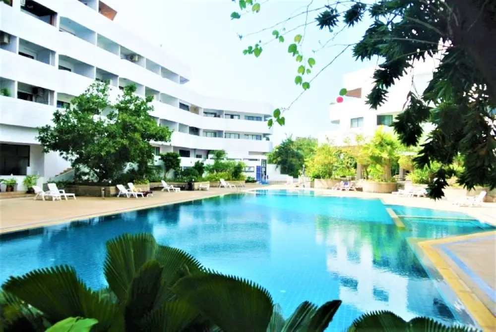 Паттайя: Fantastic sea Pool Views With Huge Terrace at Paradise Condominium Jomtien