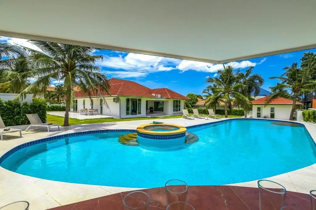 Хуахин: Amazing 6 Bedroom Pool Villa ED60