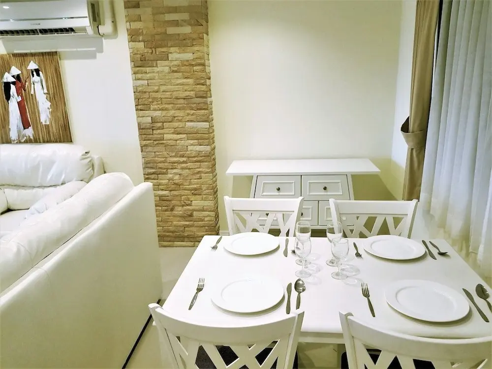 Паттайя: Large, Stylish 2 bed Apartment With Pool Table in Pattaya