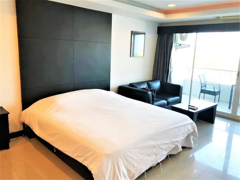 Паттайя: Platinum Suites, Thepprasit Road - Large top Floor Studio