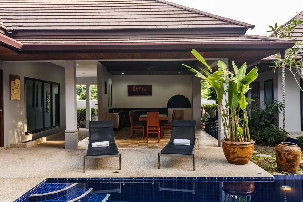 Муанг: Frangipani Villa in Nai Harn - 5 Bedroom Private Pool With Garden and Pizza Oven