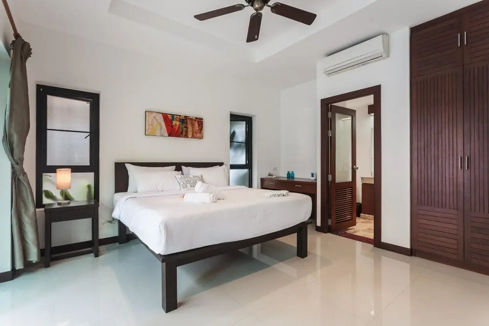 Муанг: Frangipani Villa in Nai Harn - 5 Bedroom Private Pool With Garden and Pizza Oven