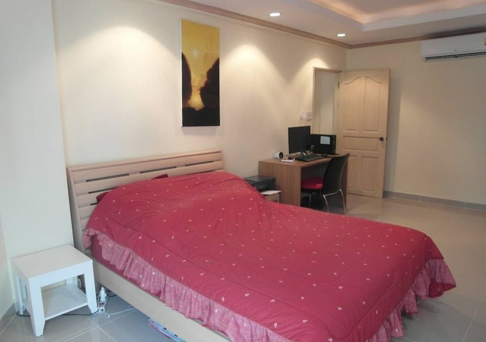 Паттайя: Jomtien Beach Condominium A2 F12 R13