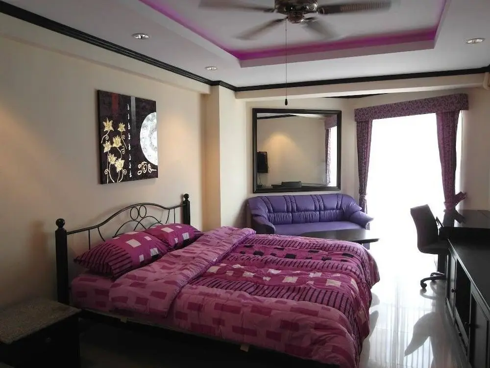 Паттайя: Jomtien Beach Condominium Jbc A2 F4 R28