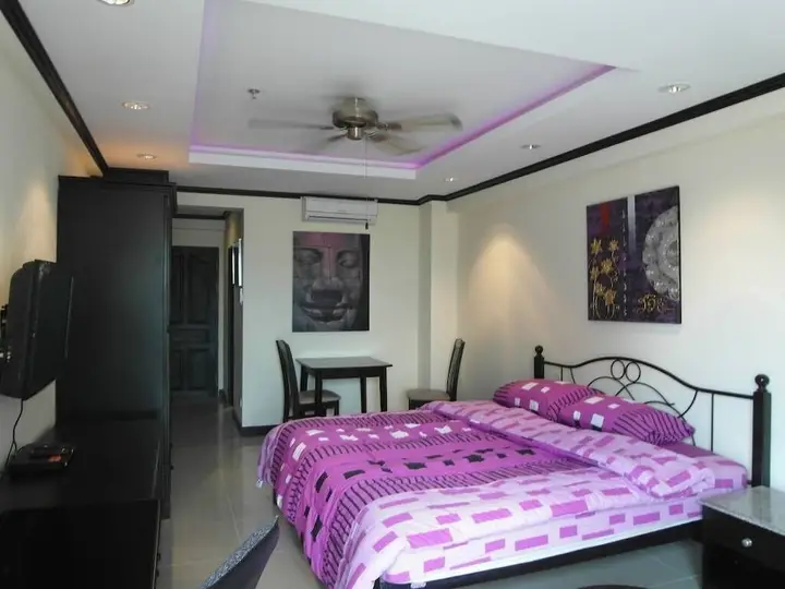 Паттайя: Jomtien Beach Condominium Jbc A2 F4 R28