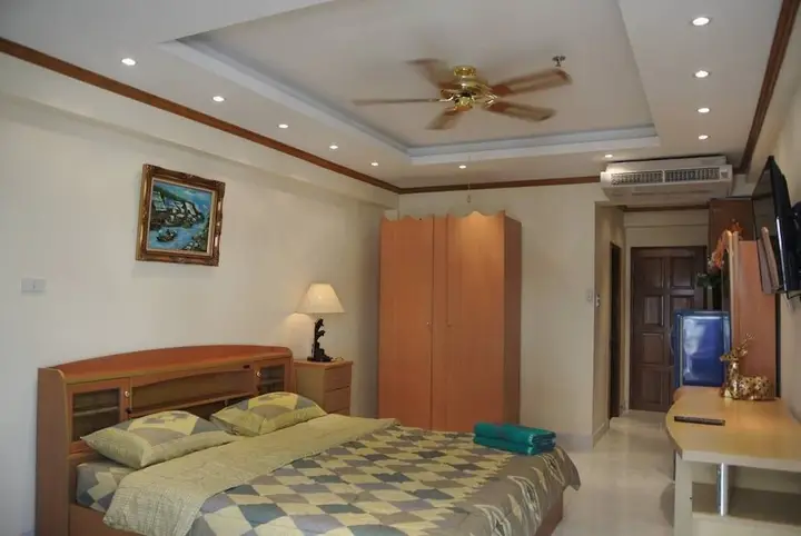 Паттайя: Jomtien Beach Condomijium Jbc S1 F4 R25