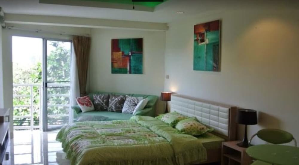 Паттайя: Jomtien Beach Condominium Jbc S2 F4 R1