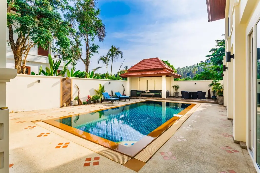 Тхаланг: Baan Kaja villa, walk to Surin and BangTao beach. Private pool.