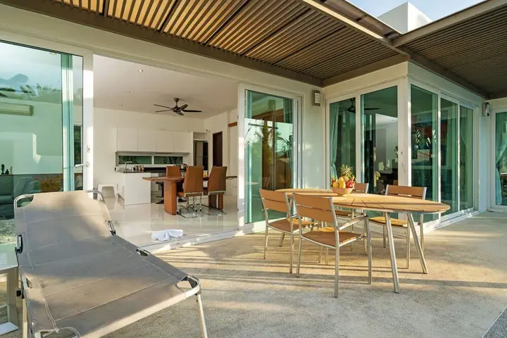 Кату: Miami-Style 2BR Pool Villa Janine Kamala