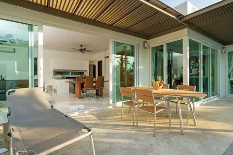 Miami-Style 2BR Pool Villa Janine Kamala — фото 1