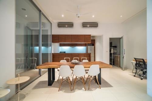 Тхаланг: Surin apartment in complex with private pool