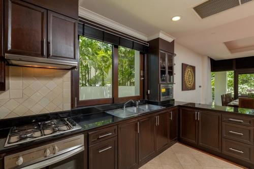 пляж Банг-Тао: Kanika Residence - BangTao beachfront living, pools, gardens, BBQ.