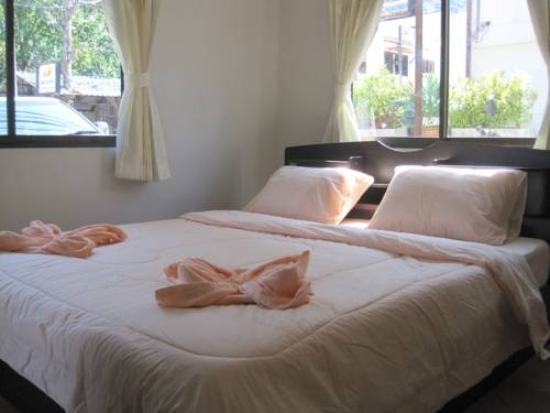 Кату: Step 23 Patong Sea View Village