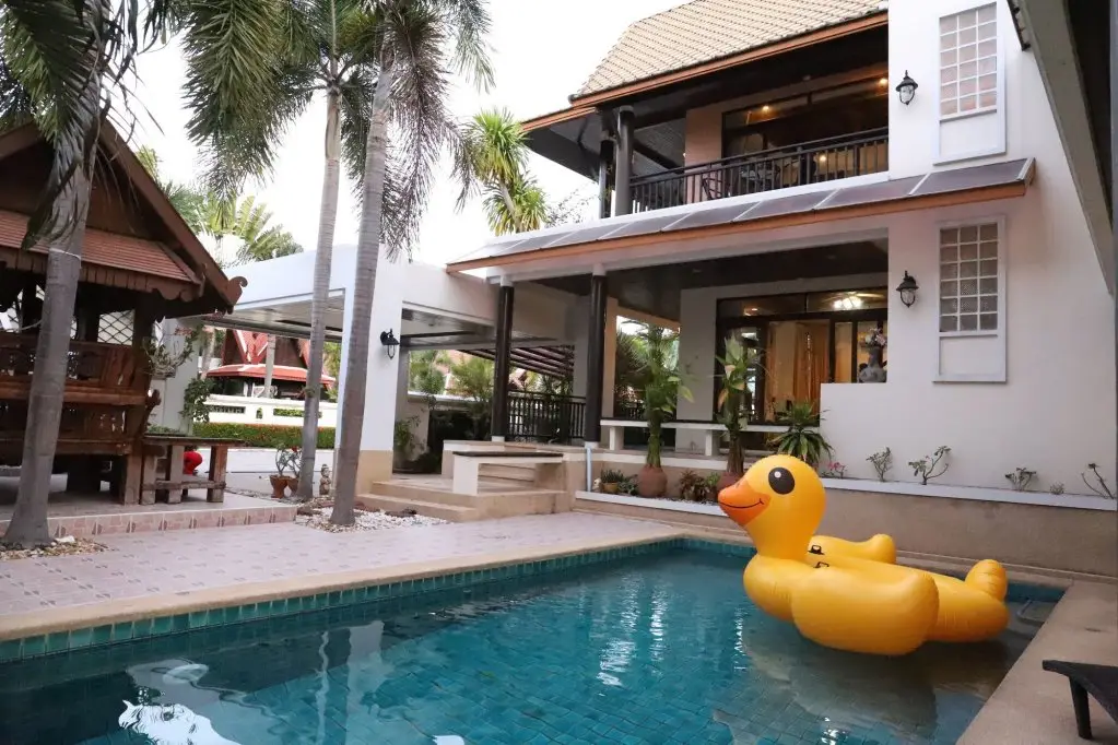 Паттайя: Punnapha Pool Villa Pattaya