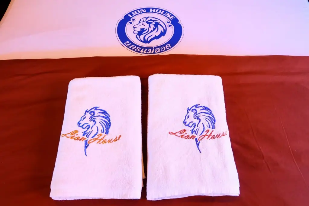 Мей-Сот: Lion House Hotel