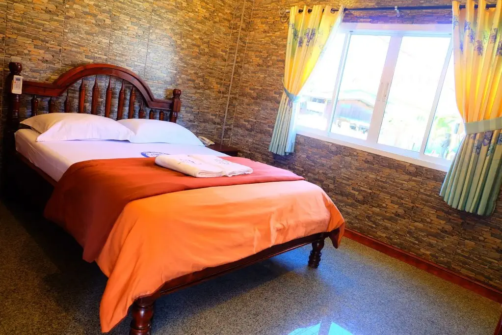Мей-Сот: Lion House Hotel
