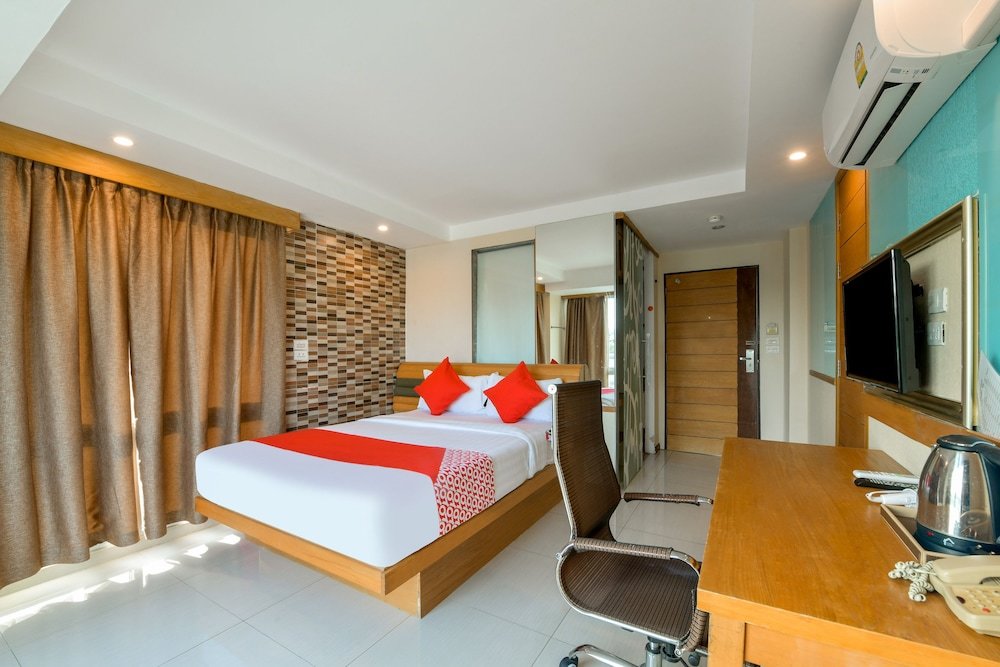 Паттайя: OYO 143 Dday Resotel Pattaya Hotel