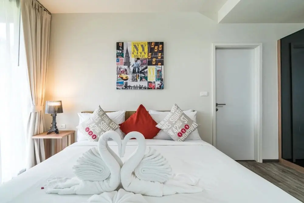 Кату: D189 - Convenient Apartment in The Deck Condo Pool gym and Laundry Room
