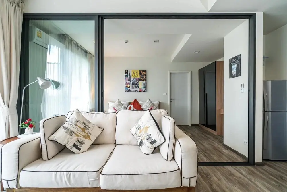 Кату: D189 - Convenient Apartment in The Deck Condo Pool gym and Laundry Room