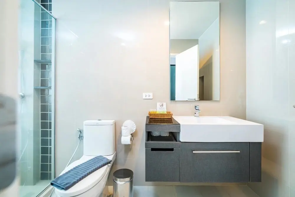 Кату: D189 - Convenient Apartment in The Deck Condo Pool gym and Laundry Room
