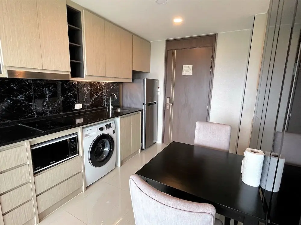 Тхаланг: Mida Grande apartment by Lofty