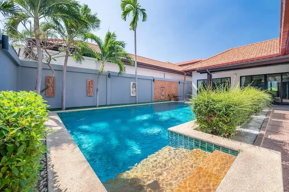 Паттайя: Private pool 3BDR villa beach at 200m