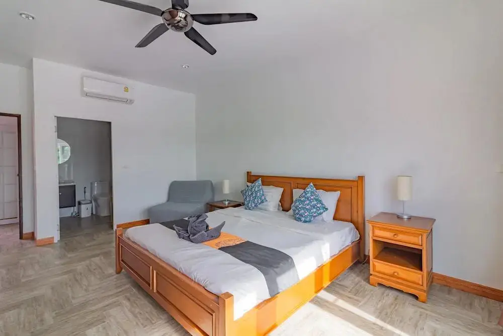 Паттайя: Private pool 3BDR villa beach at 200m