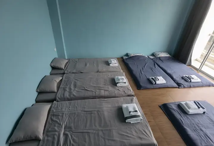 Накхон-Чай-Си: YYK Hostel 24