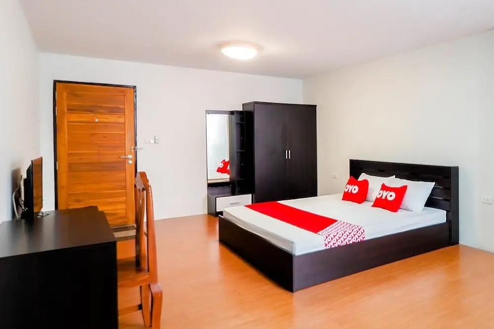 Бангкок: The Palm Apartment by OYO Rooms