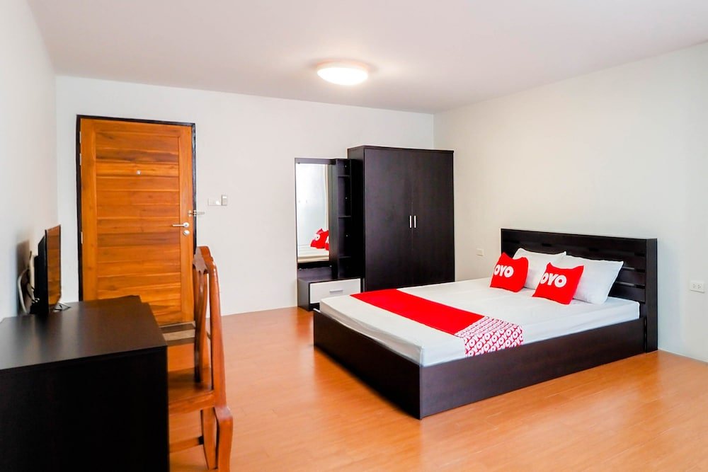 Бангкок: The Palm Apartment by OYO Rooms