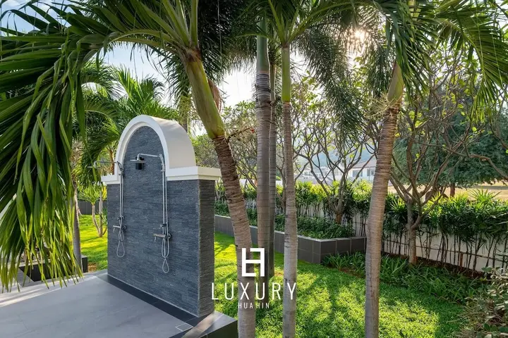 Хуахин: Luxury 5 Bedroom Pool Villa B11B