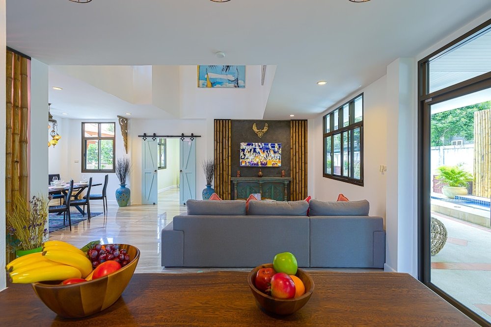 Хуахин: Pool villa  4 BR walking to Beach HV