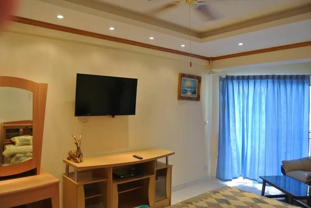 Паттайя: Jomtien Beach Condominium A2 F13 R4