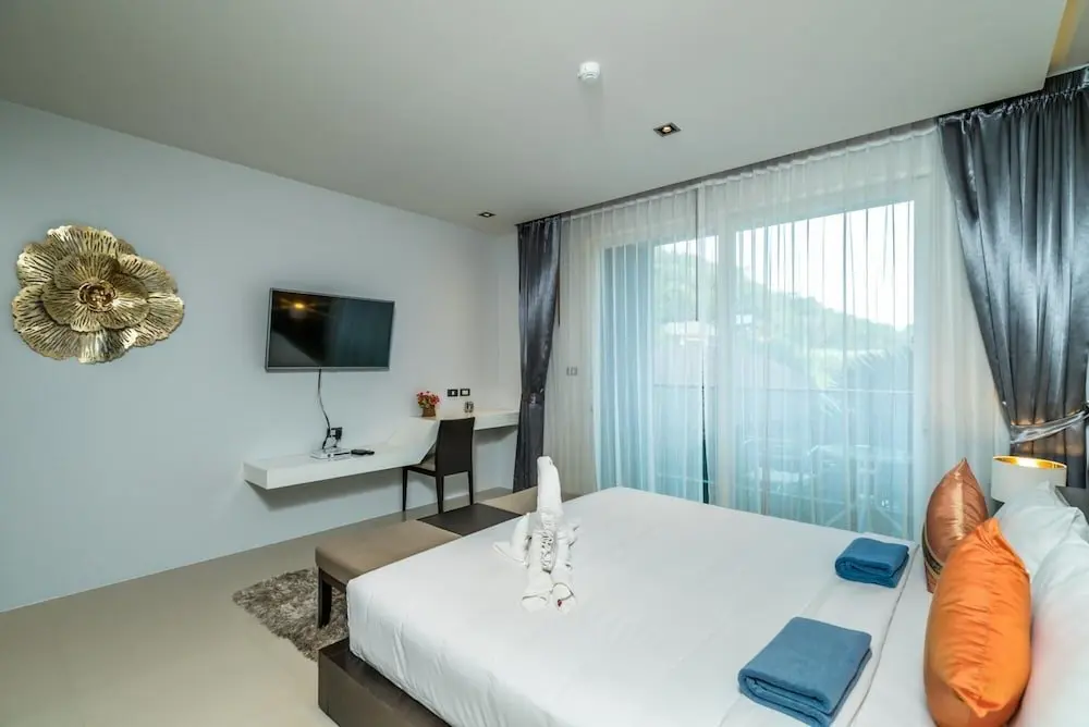 Кату: Et414 - Charming Pool View Studio Pool and gym in Patong