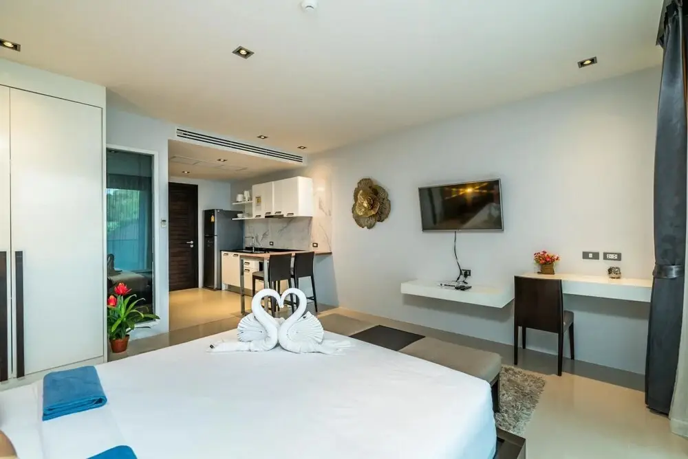Кату: Et414 - Charming Pool View Studio Pool and gym in Patong