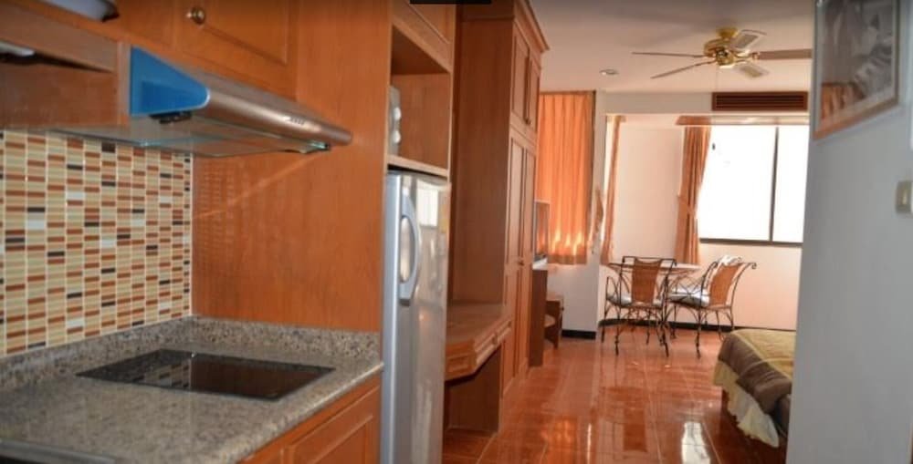 Паттайя: Thep Thip Mansion F5 R5006