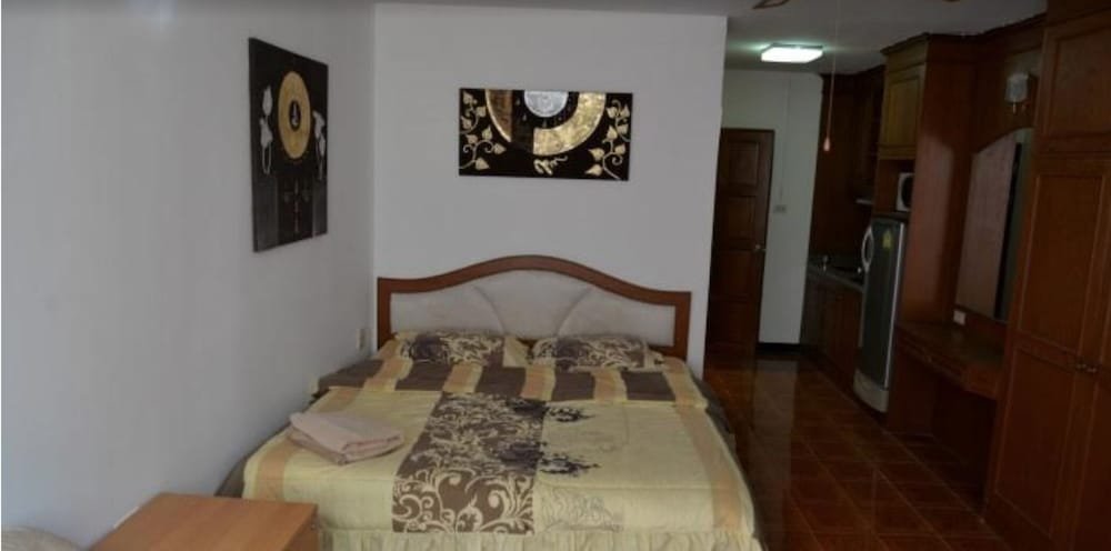 Паттайя: Thep Thip Mansion F5 R5006
