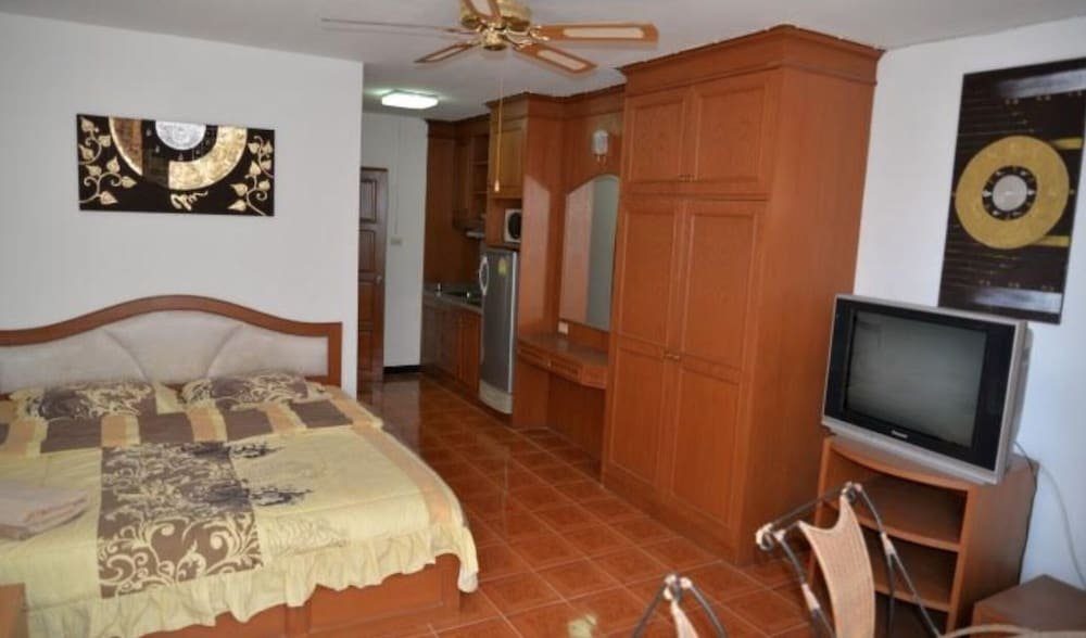 Паттайя: Thep Thip Mansion F5 R5006