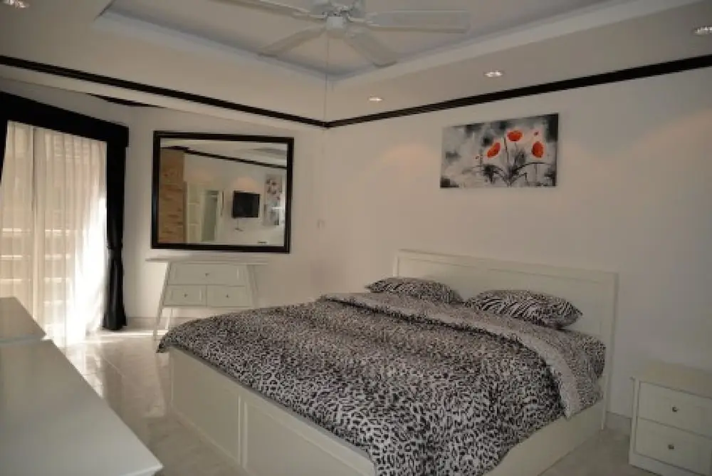 Паттайя: Jomtien Beach Condominium 6th Floor Apartment
