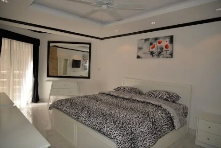 Паттайя: Jomtien Beach Condominium 6th Floor Apartment